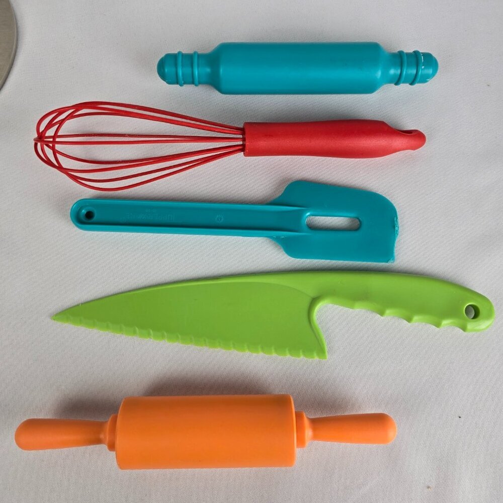 Tupperware Plastic Silicone Baking Tools